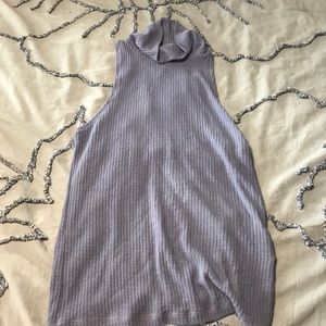 Sleeveless turtleneck top